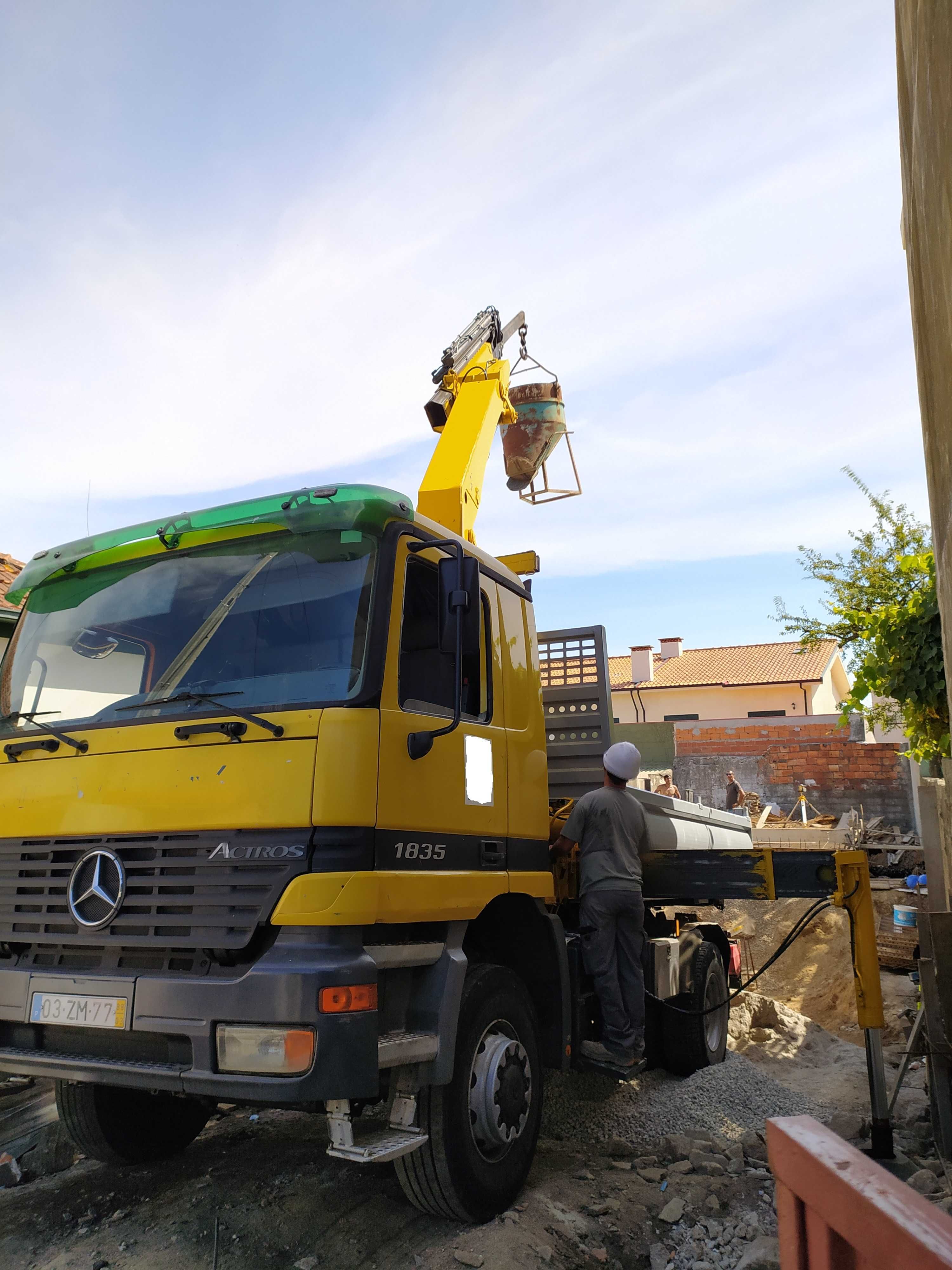 Aluguer de camião grua com 16,5m