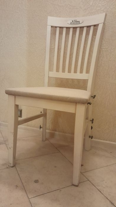 Продам стільці вживані