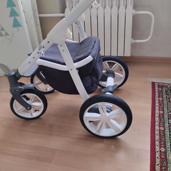 Коляска Roan Bass 2в1