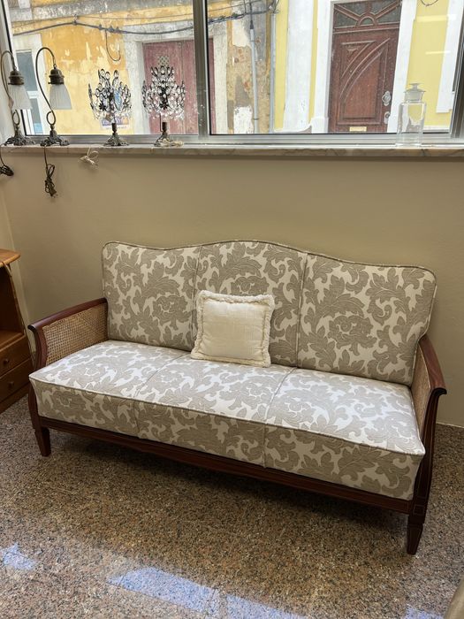 Sofa antigo recuperado
