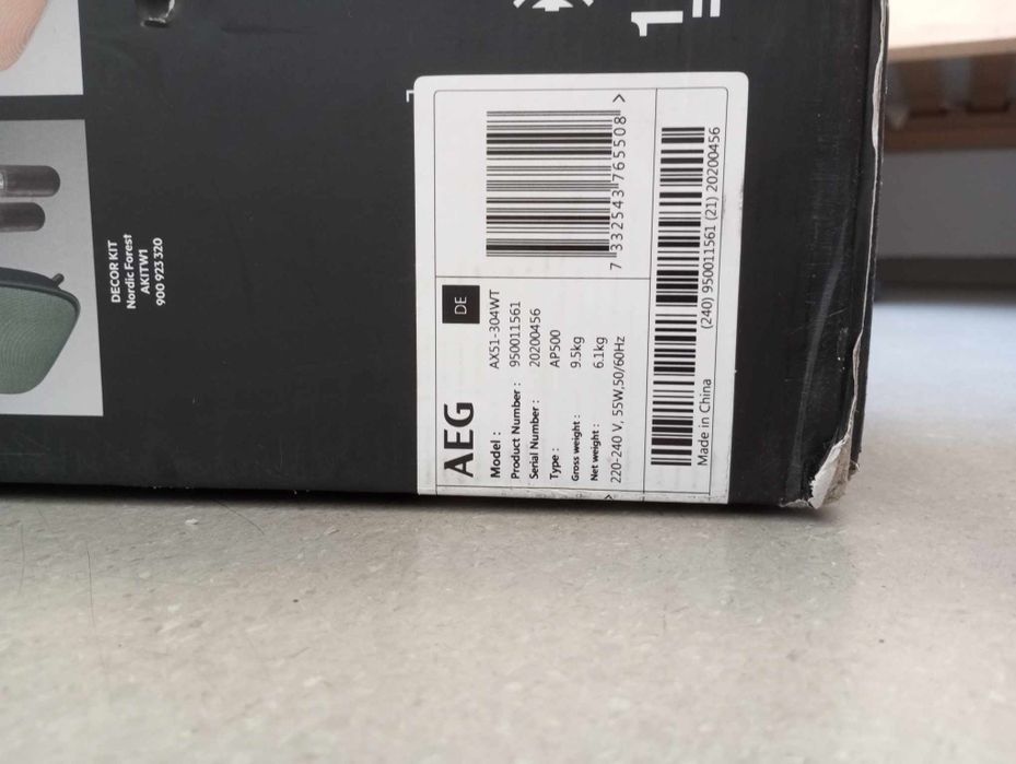 Oczyszczacz powietrza AEG AX51-304WT biały