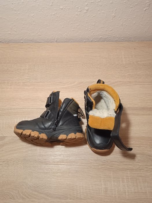 Зимове взуття для хлопчика.