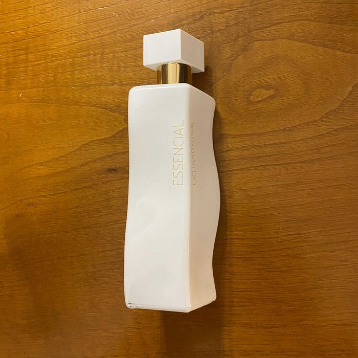 Natura eau de toilette essencial exclusivo floral 100ml