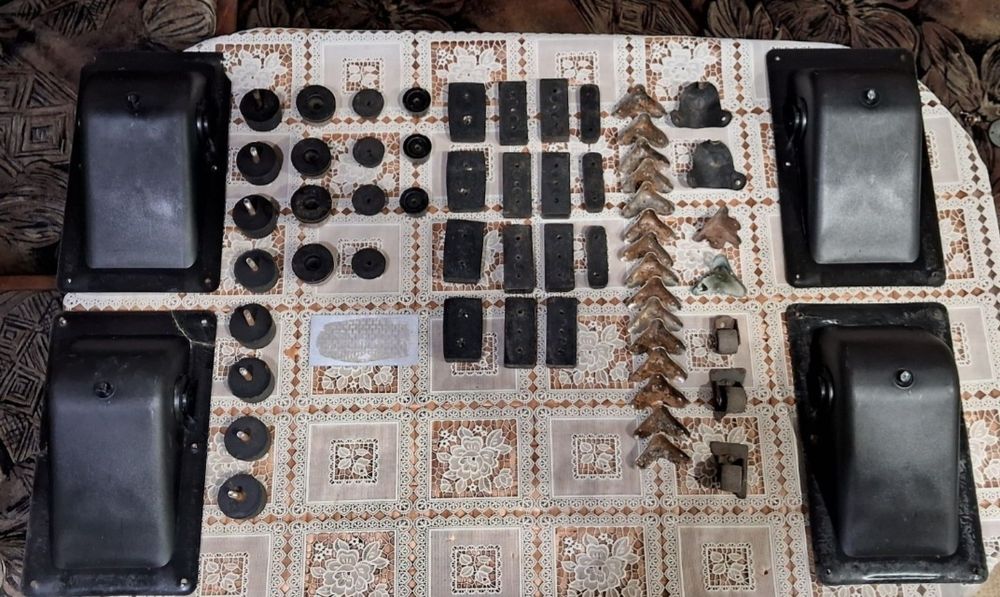 Фурнитура для акустических систем (ручки, ножки, угоки, колёсики).