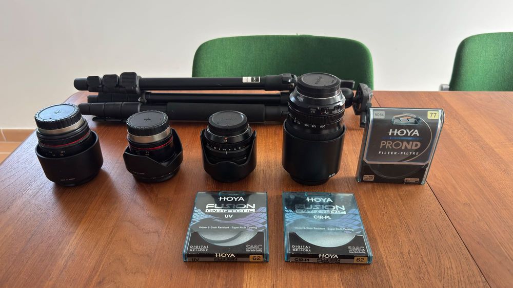 Lentes Fuji X e outro equipamento