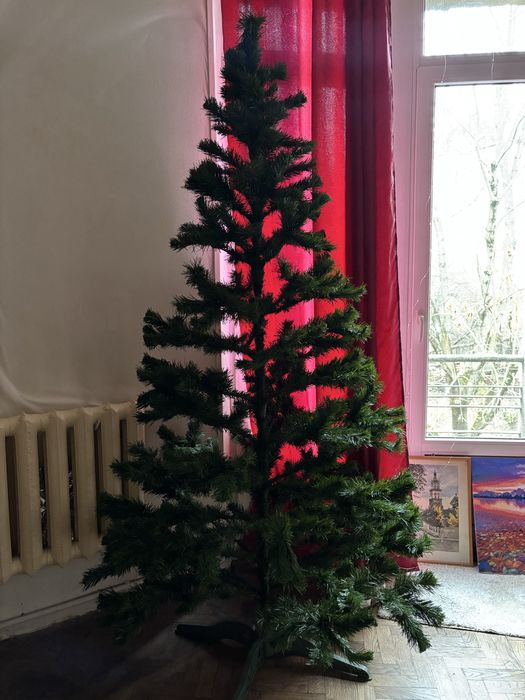 новорічна штучна ялинка