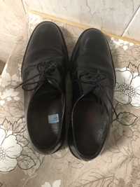 Vende sapatos pretos 40