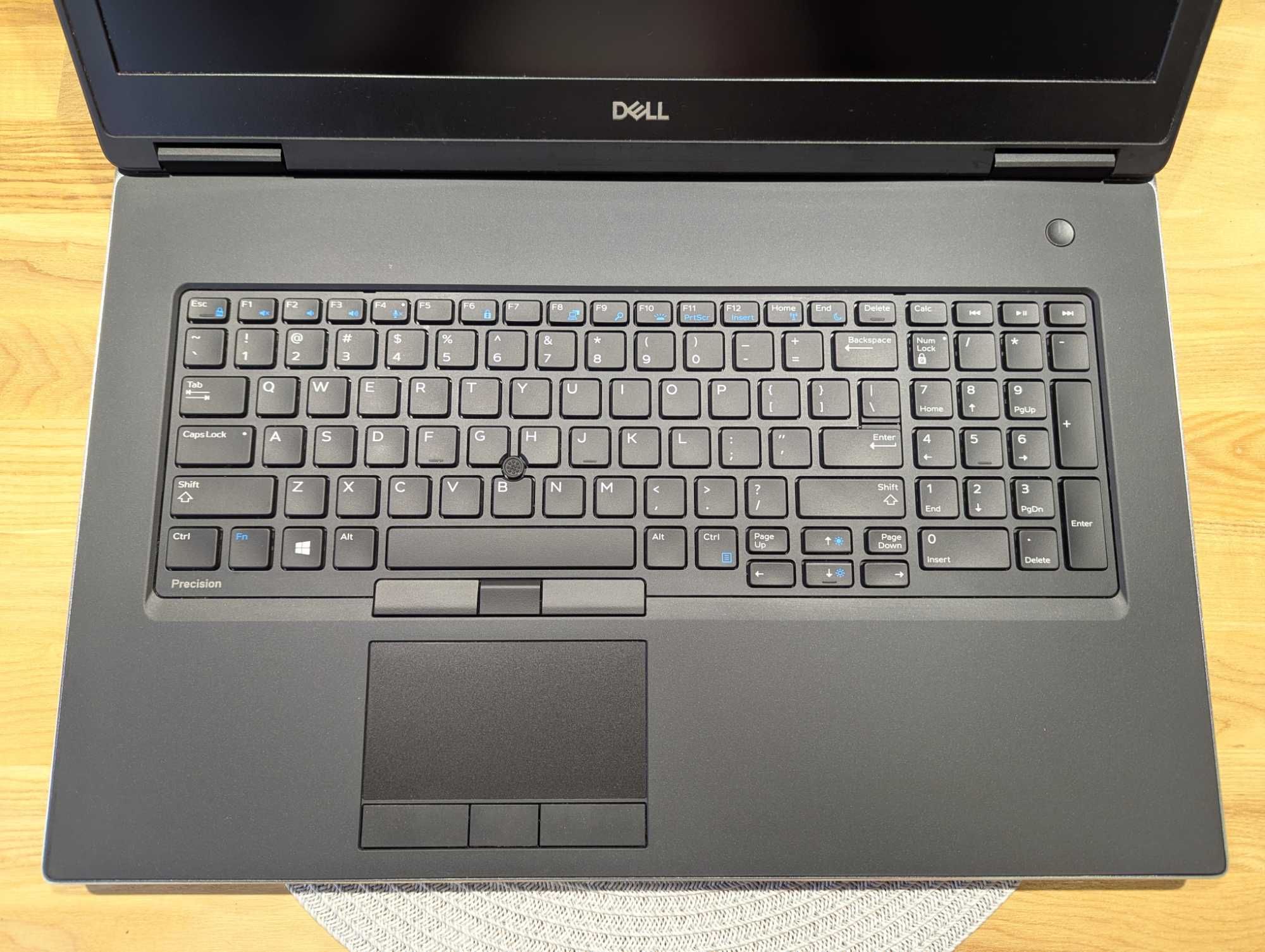 Dell Precision 7730 IPS FHD/i7-8750h/p3200 6gb/32gb ddr4/512gb m2/win
