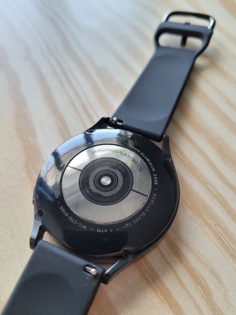 Samsung Galaxy Watch4 44mm  SM-875U