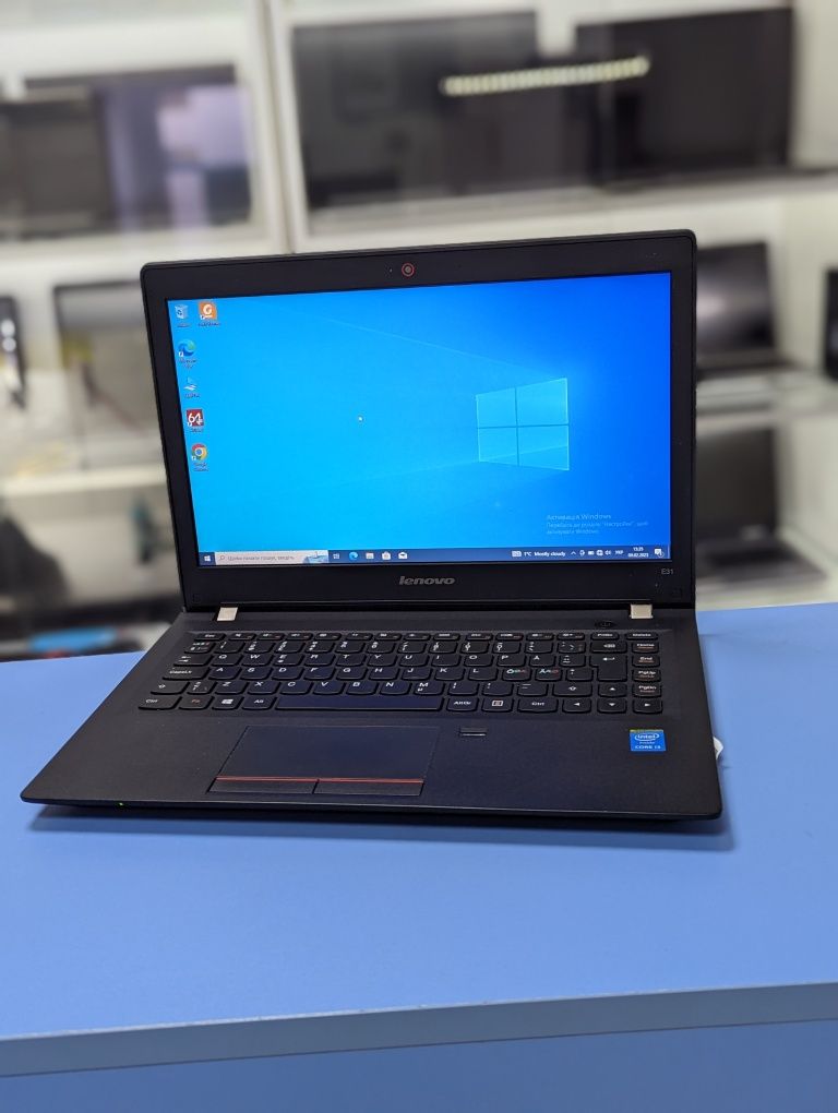 Компактний Ноутбук Lenovo E31-80/i3-6006U/8GB/256GB/HD/13"/ОПТ.роздріб