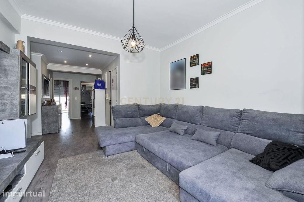 T3 Remodelado com Suite e Cozinha Equipada – Praça 5 de Outubro, Forte