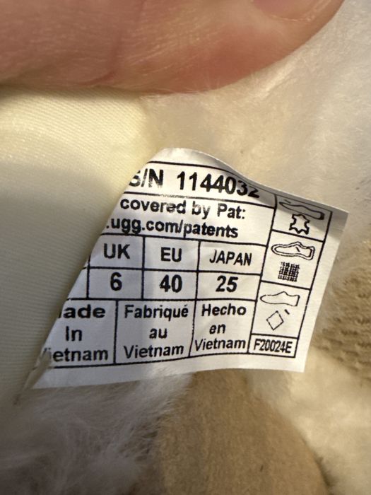 UGG W Lowmel nowe buty rozmiar 40 SAND