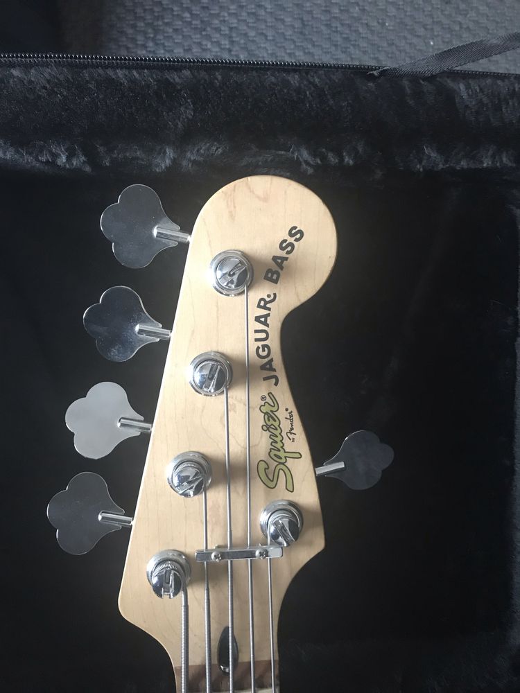 Baixo jaguar bass 5 cordas squire fender