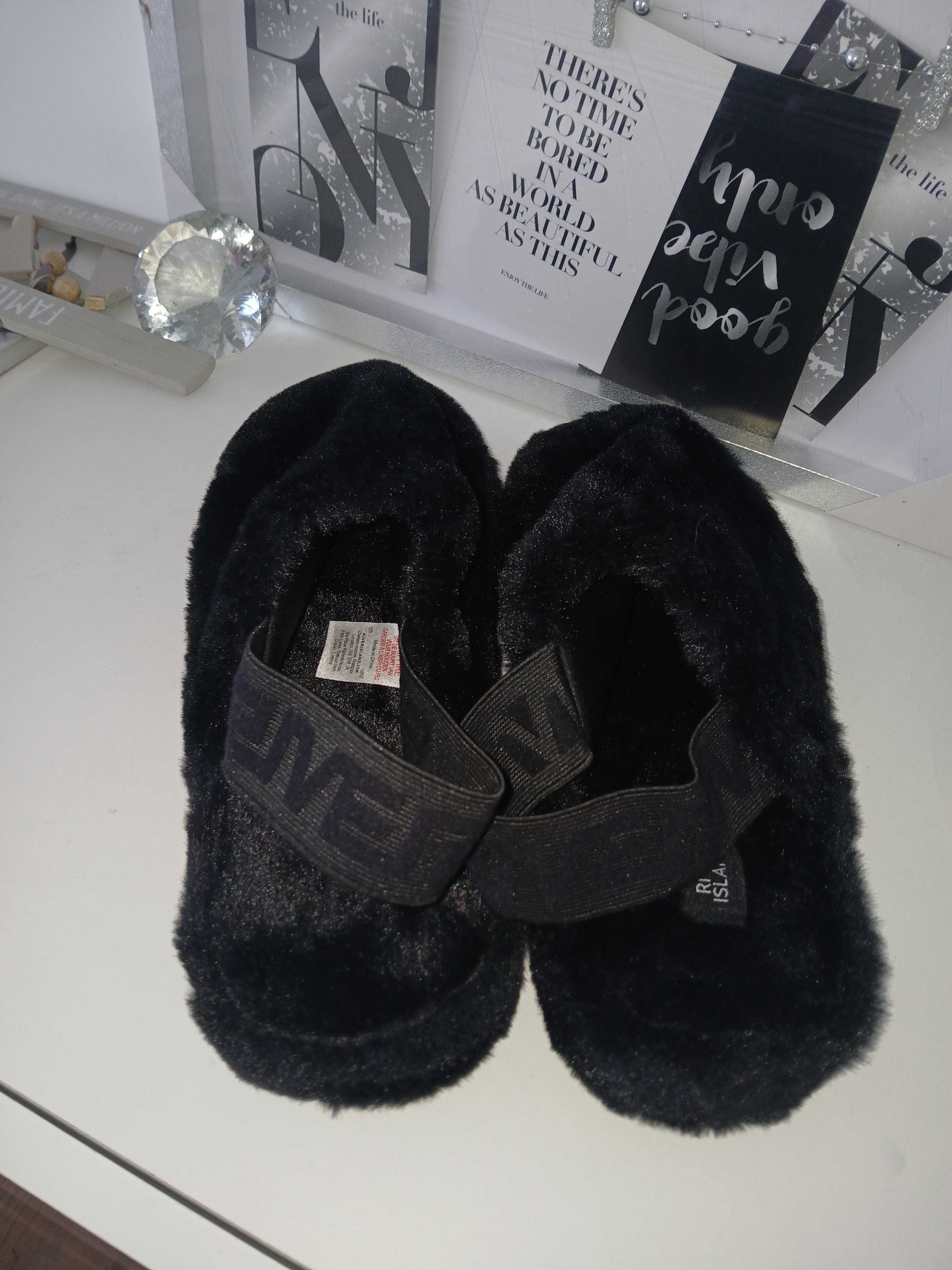 Nowe klapki papcie River Island  41/42 futerko