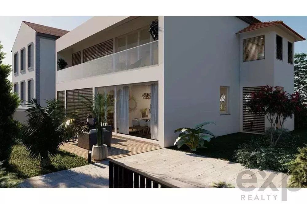 Moradia T3 com 3 suites com 364m² e 214m² de espaço exterior em Leça d