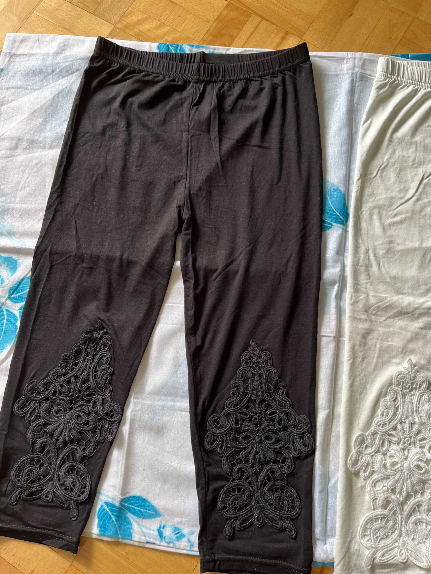 2 pary legginsow damskichz koronką czarne i biale R S