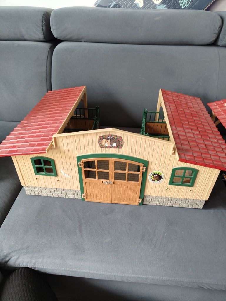 Stajnia dla koni schleich