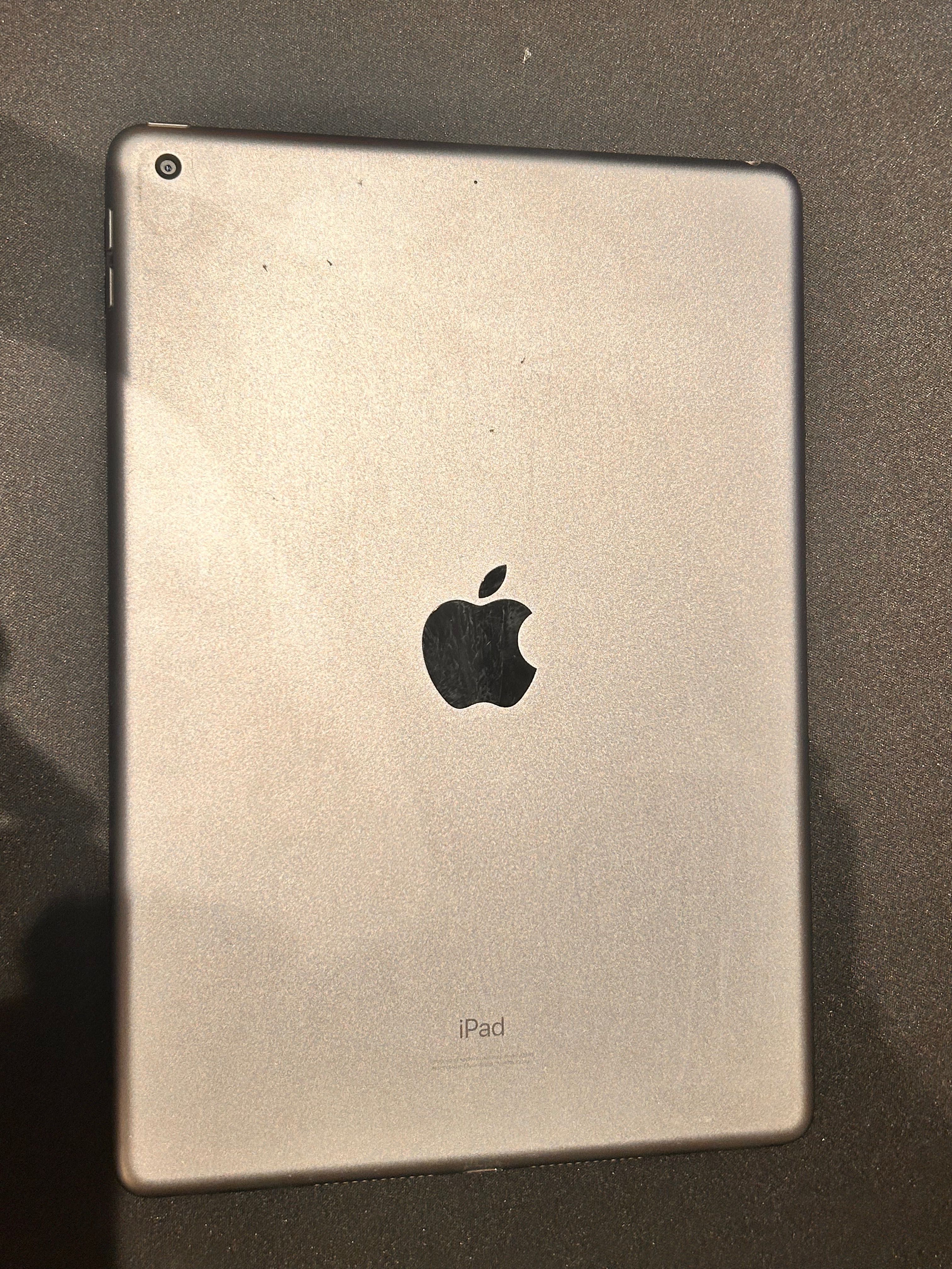 Планшет Apple iPad 10.2 2019 Wi-Fi 128GB Space Gray / БУ
