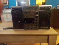 Stary radiomagnetofon UNIWERSUM