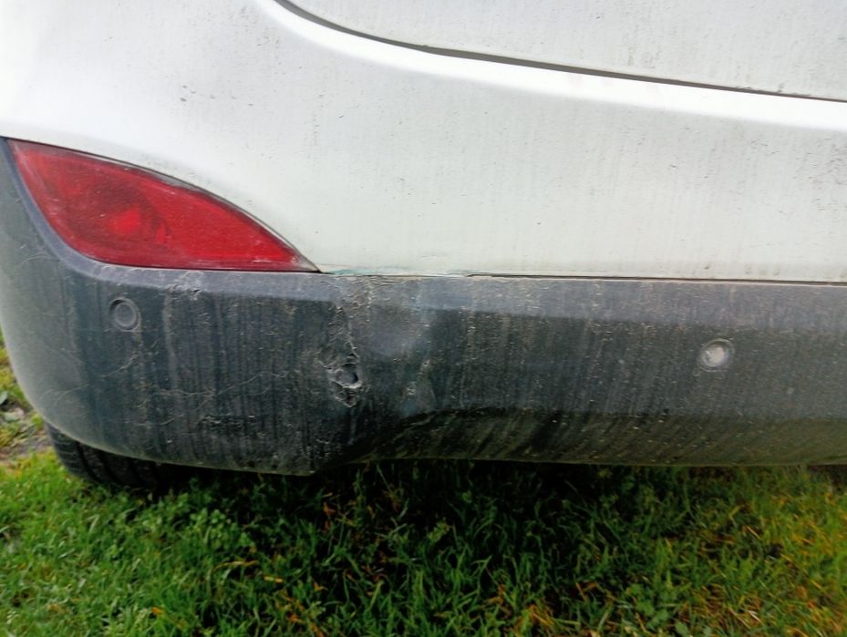 Sprzedam Hyundai ix35 rok 2012.  Samochód sprawny do poprawek lakierni