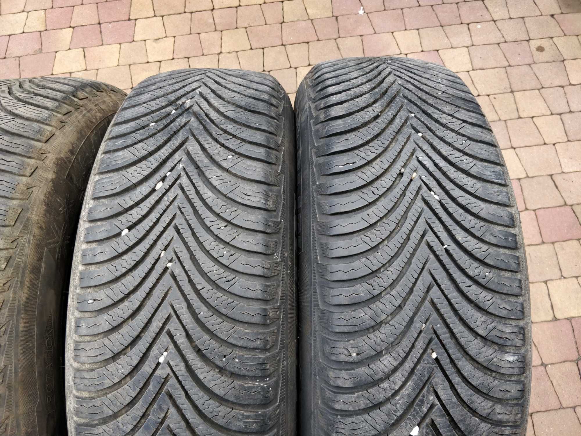 3230. Koła zimowe Ford Mustang V 5x114.3 215/65/17 Michelin