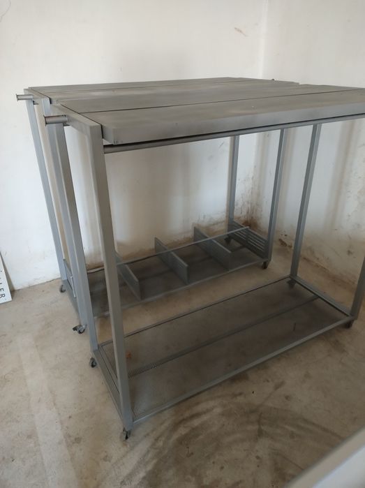 Regały sklepowe metalowe wieszaki obuwie odzież  półki