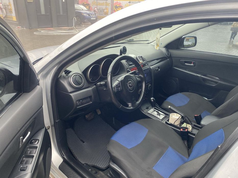 Mazda 3 автомат хороший стан