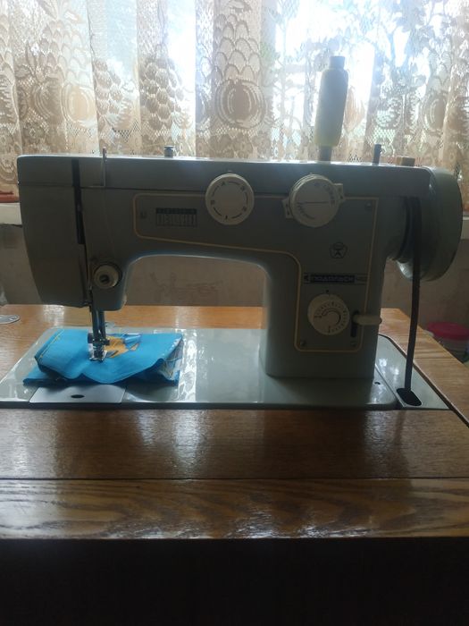 Швейная машинка ножная
