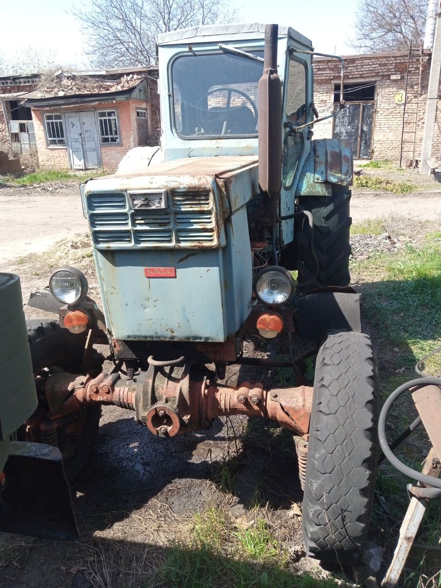 Продам трактор т40 з передком