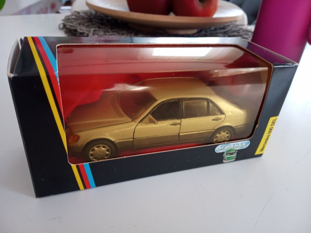 Model 1:43 Mercedes 600SEL w140 Schabak