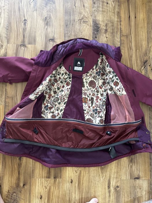 Сноубордична жіноча курточка Burton, розмір М (повномірна)