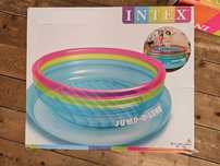 Trampolina INTEX. Plac zabaw dla dzieci