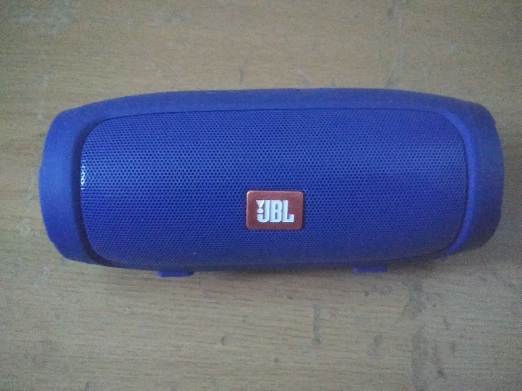 Колонка портативная JBL