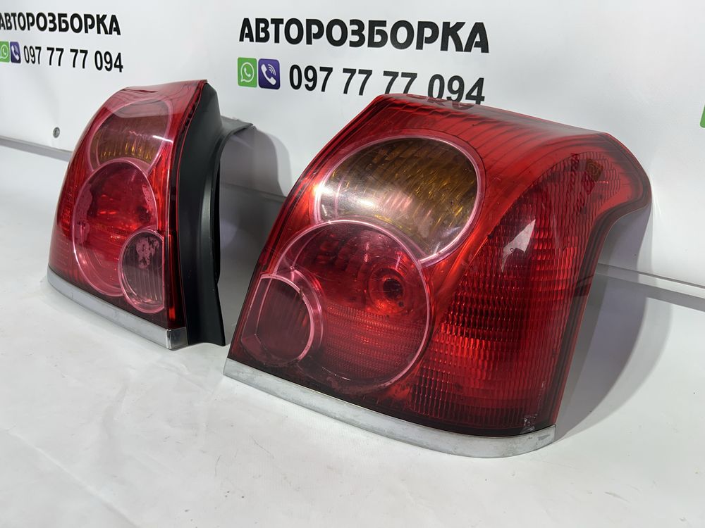 Лiхтар стоп фонарь Toyota-Avensis T25 Хэтчбек