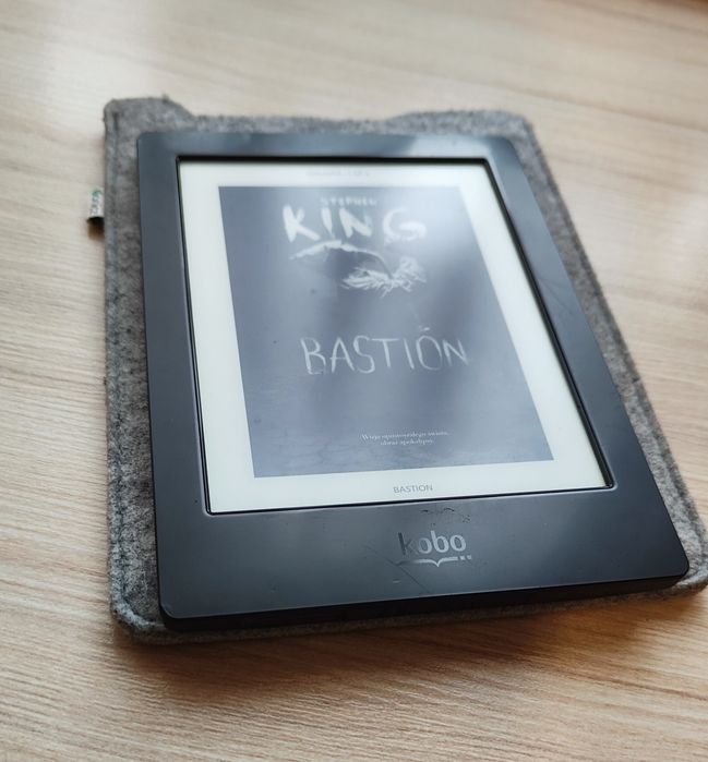 Czytnik Kobo Aura H2O