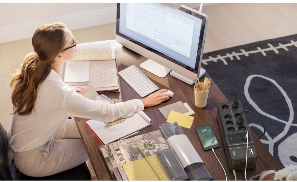 Джерело безперебійного APC BE850G2-RS 850 BA