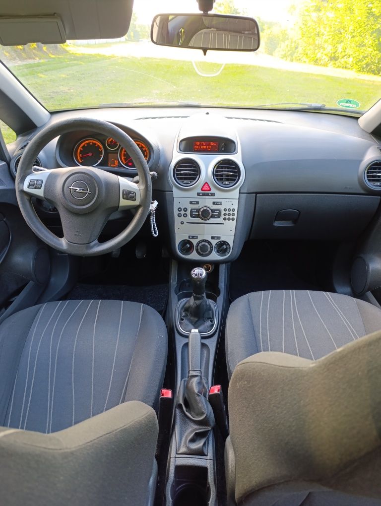 Opel Corsa D 1.2 Benz Klima 5 drzwi niski przebieg