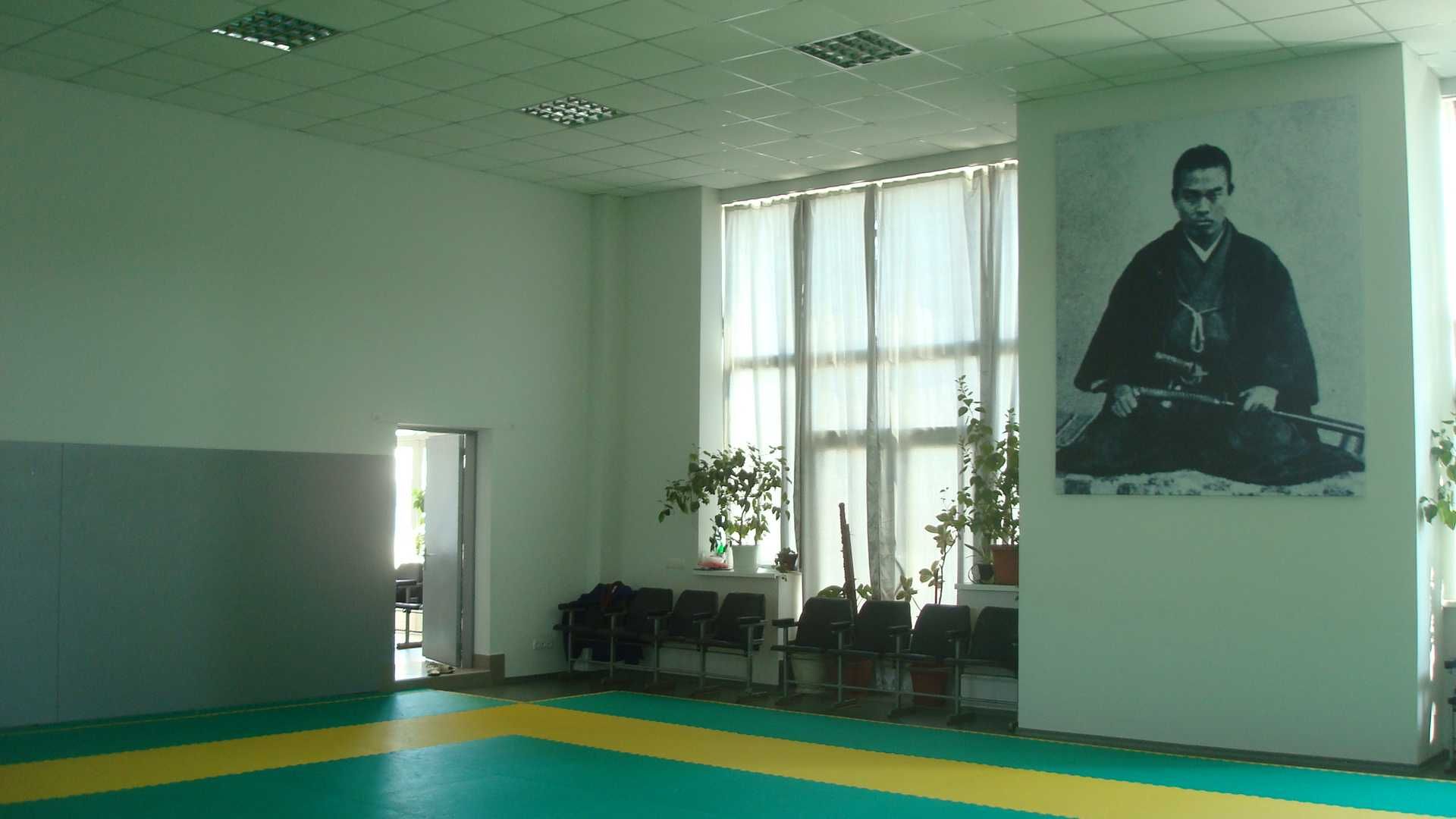 Шукаєте зал для тренувань? Розвивайте свою групу в нас.