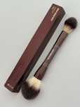 Nowy dwustronny pędzel do pudru Hourglass Veil powder brush