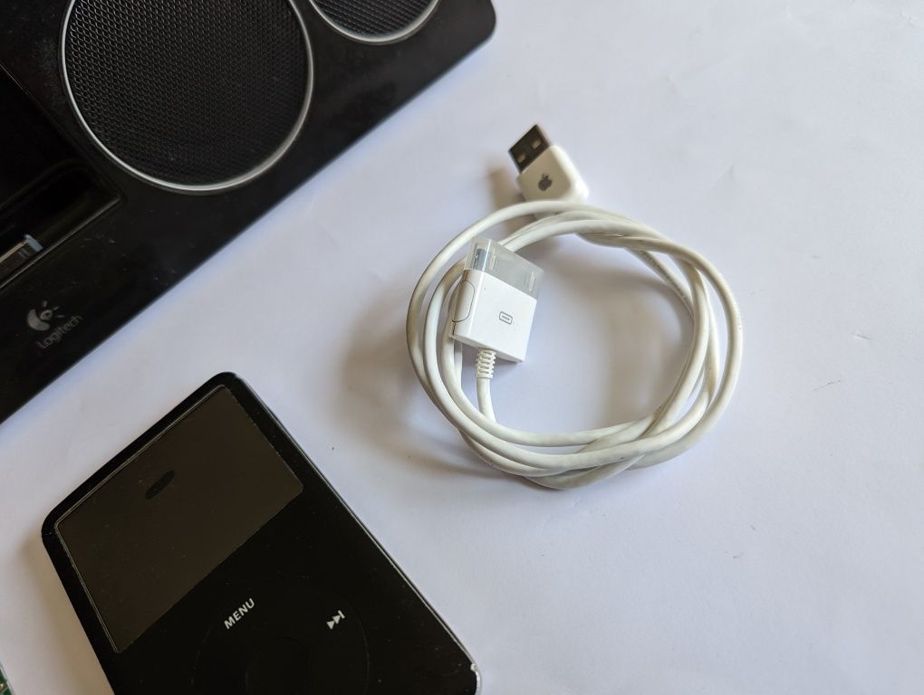 Продам плеер IPod 80gb Video Classic під відновлення або на запчастини
