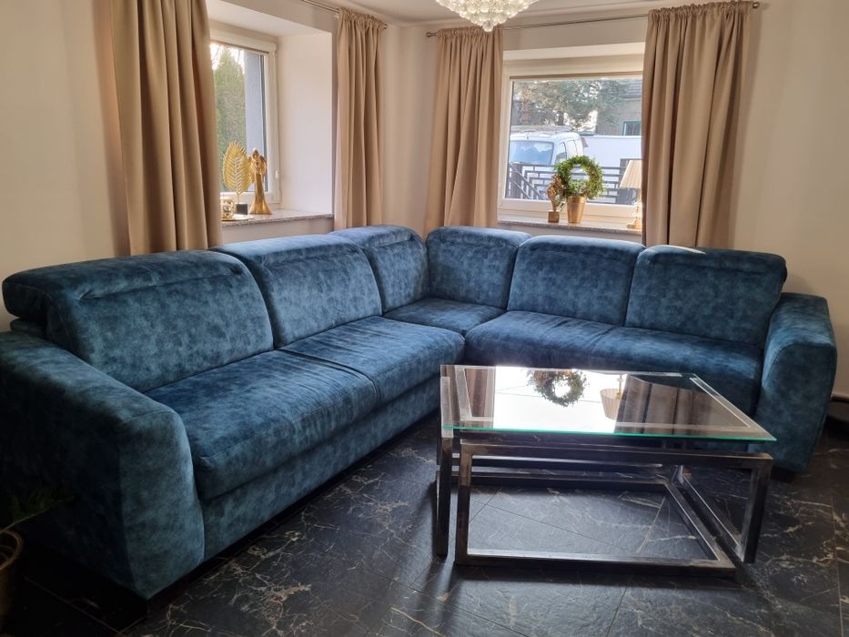 Naroznik i krzesła piękny komplet