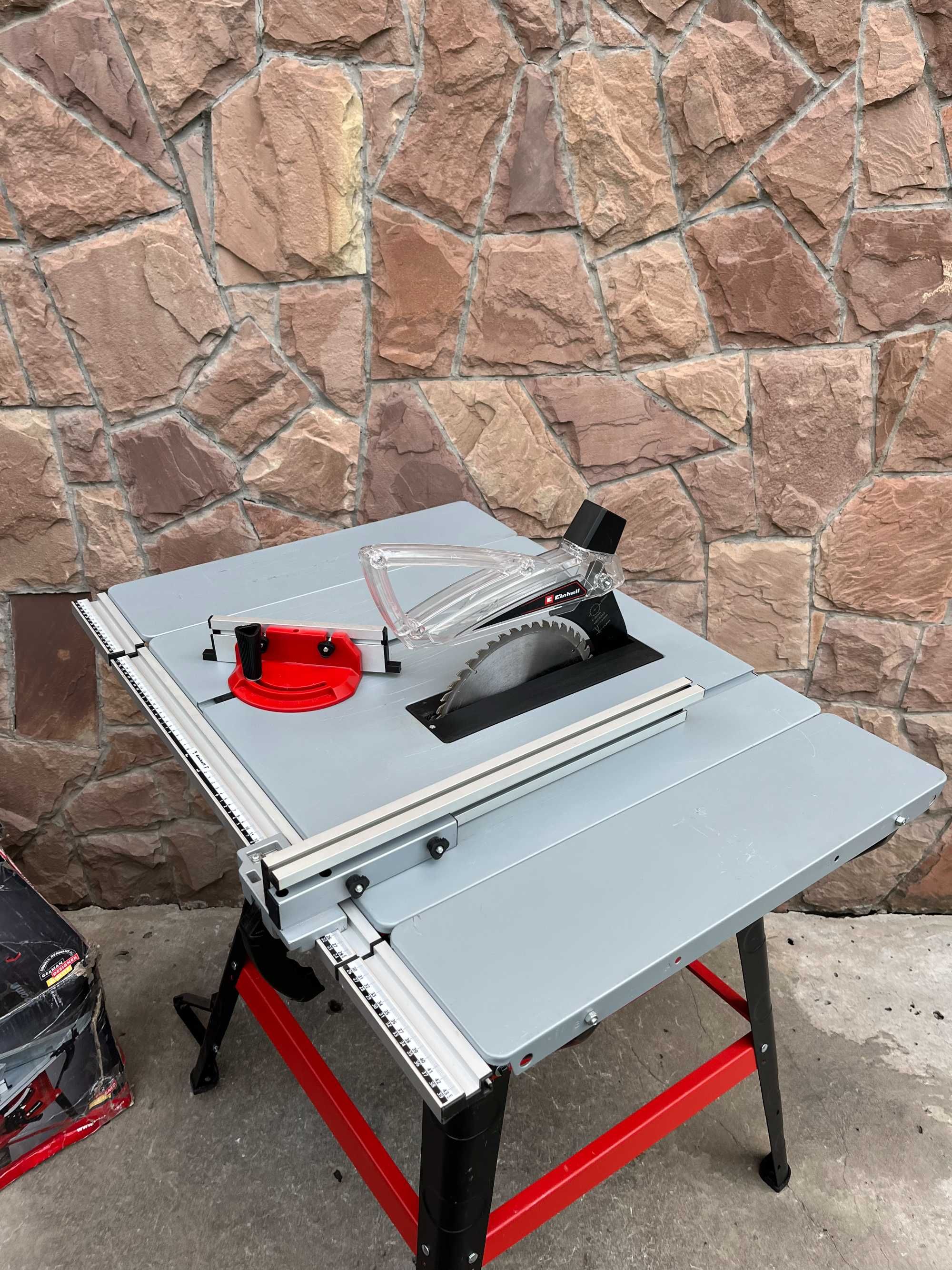 Настільна циркулярна пила Einhell TC-TS 2000 U
