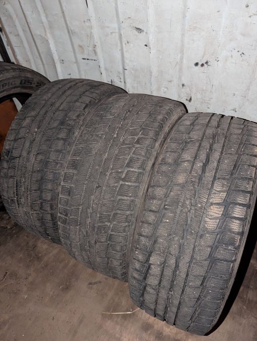 Продам зимові шини(резина)225/55/17 Dunlop