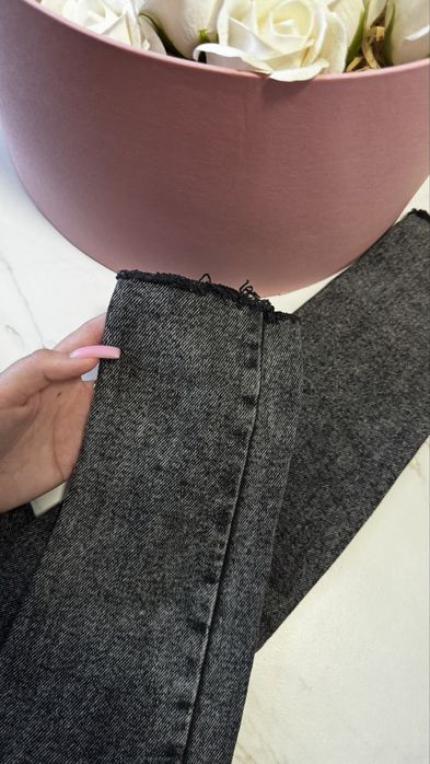 Жіночі джинси скіні сірі.