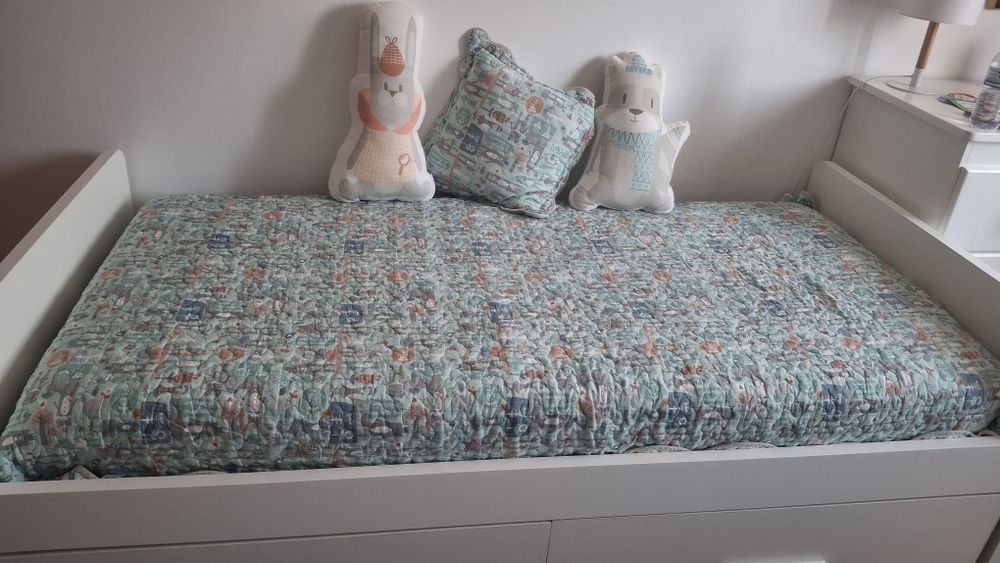 Colcha com almofadas