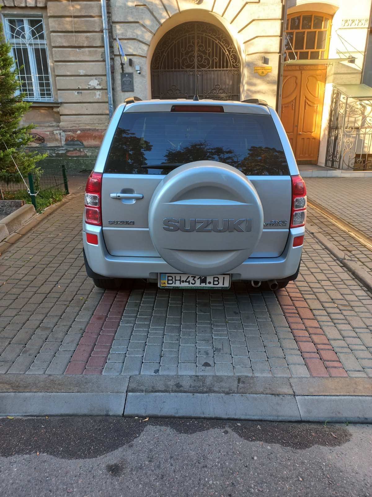 Автомобиль Suzuki Grand Vitara