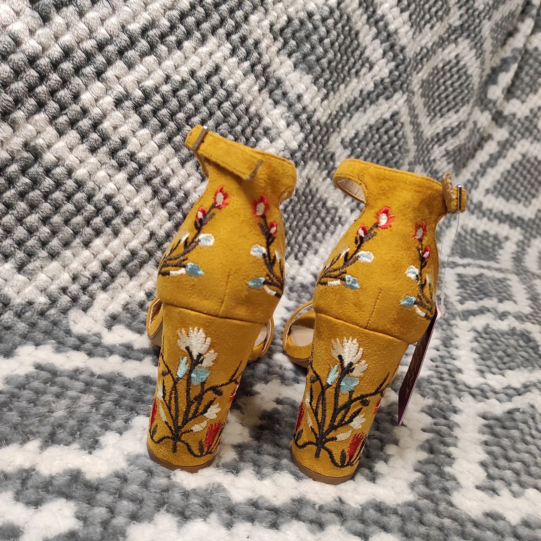 Босоніжки сандалі Jenny Fairy з вишивкою