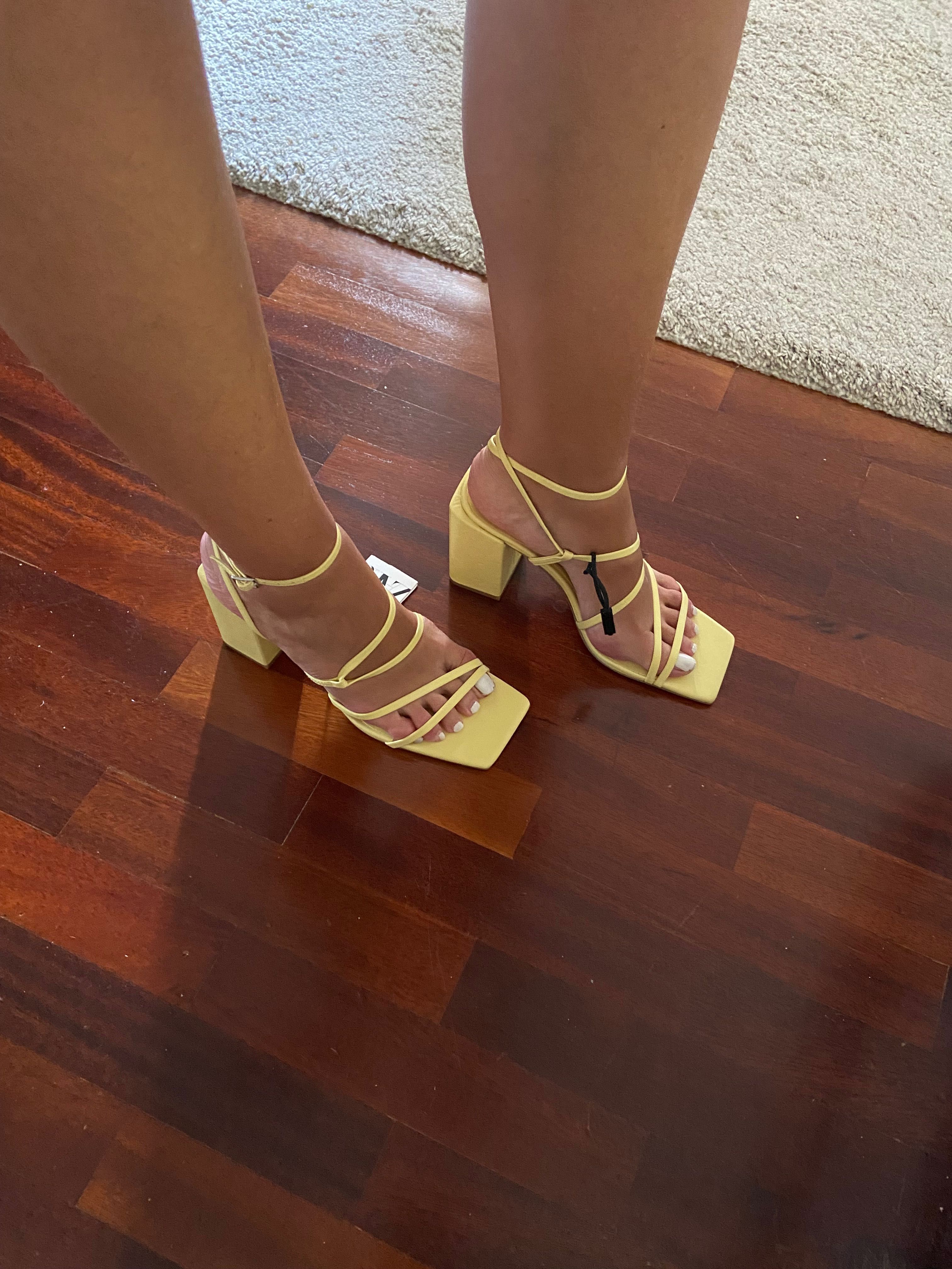 Sandálias novas c etiqueta Zara