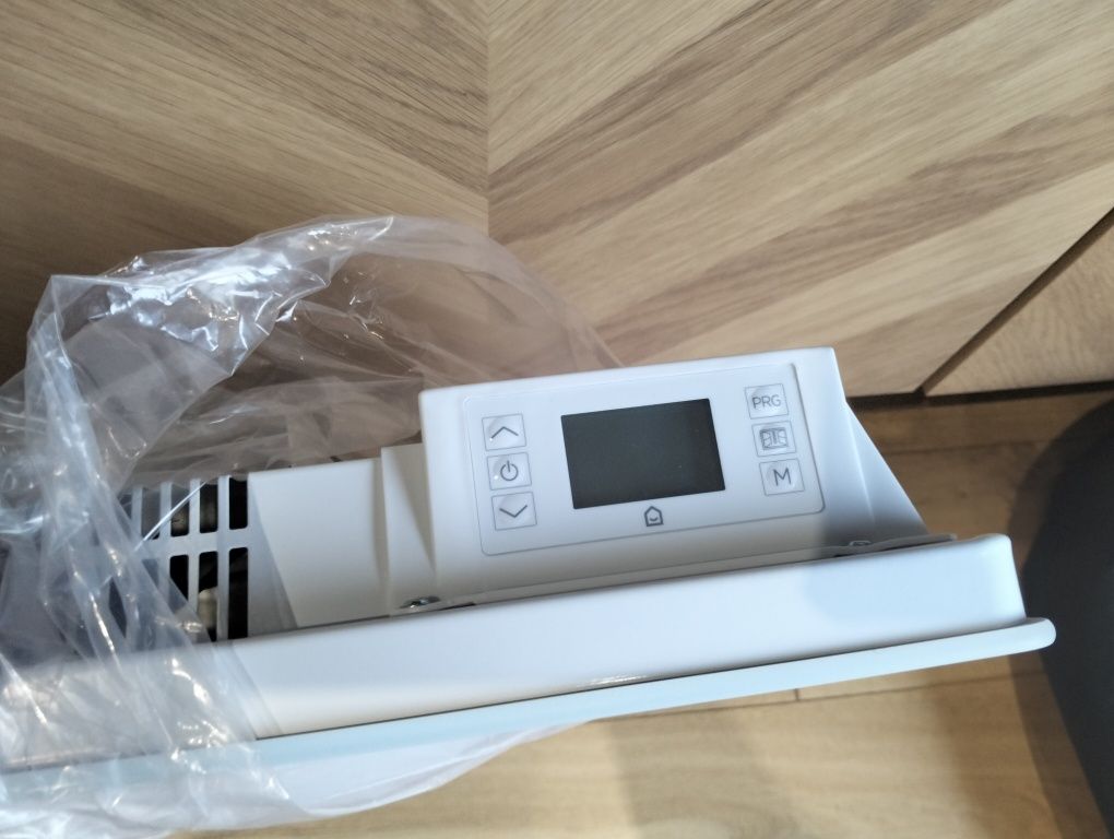 Grzejnik elektryczny Binda 1000 Wat programator Nowy!