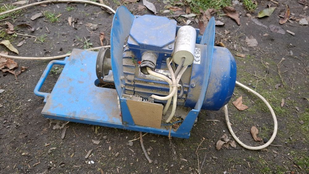 Silnik 0,37 kW, 1350 obr/min. 230V